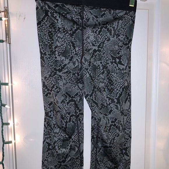 Cropped patterned Nike leggings - Picture 3 of 3